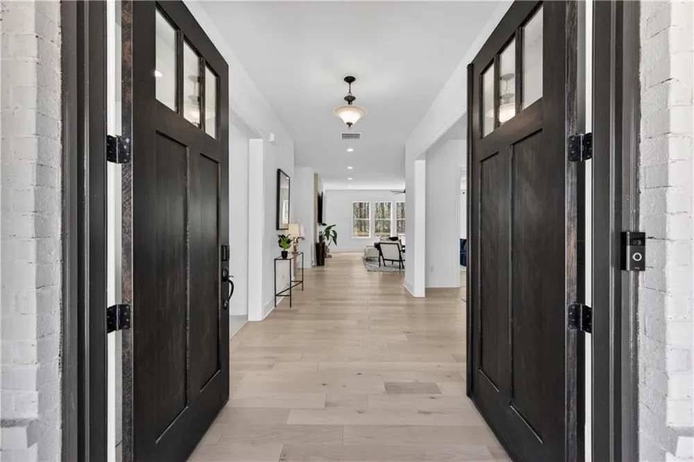 512 Cedar Crest Circle Woodstock, GA 30188