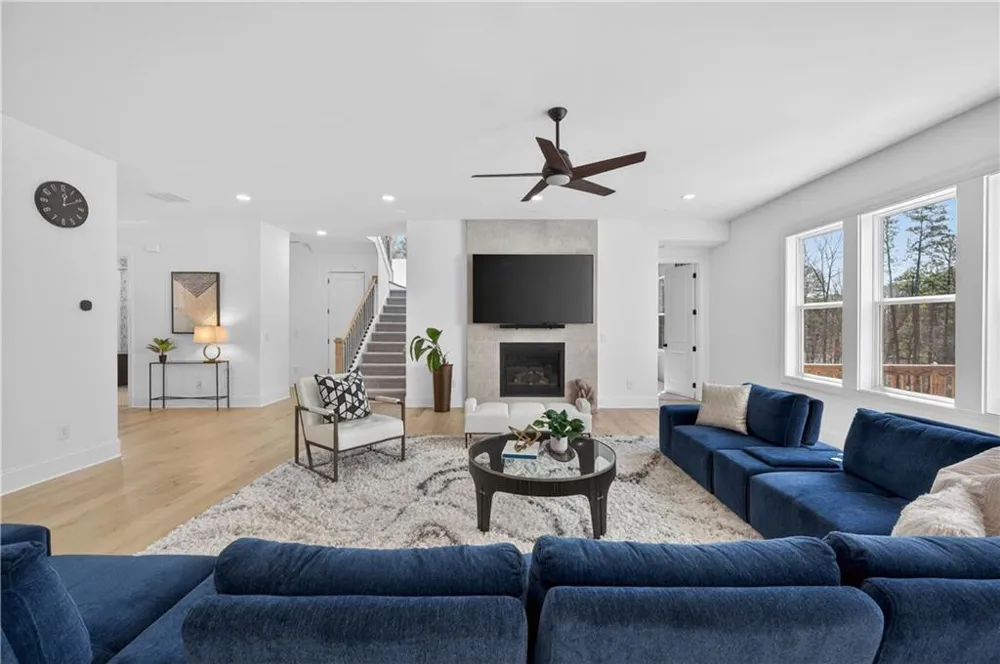 512 Cedar Crest Circle Woodstock, GA 30188