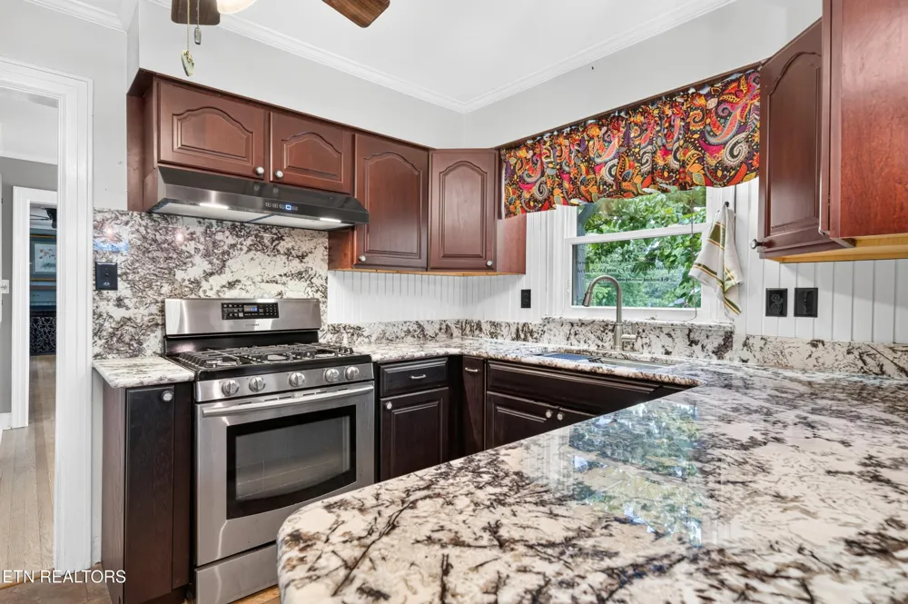 1049 Mitchell Ave Cookeville, TN 38501