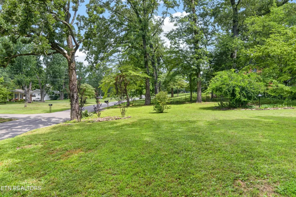 1049 Mitchell Ave Cookeville, TN 38501