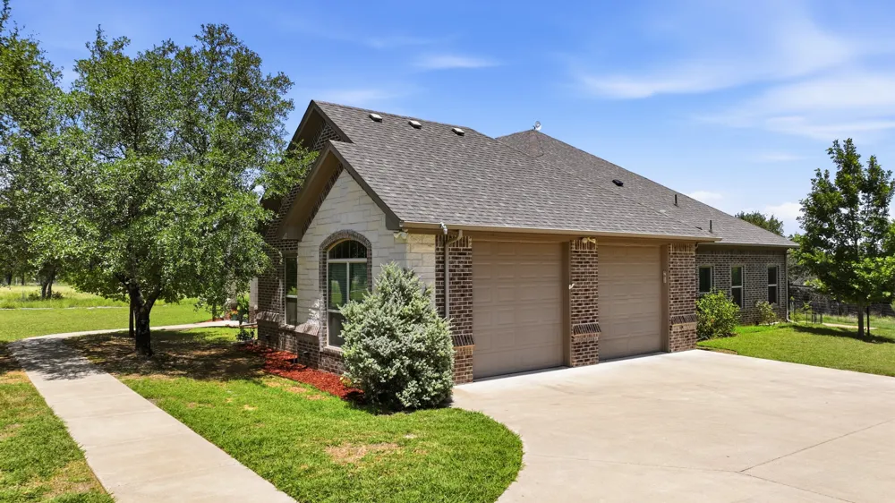 1522 County Road 2026 Glen Rose, TX 76043