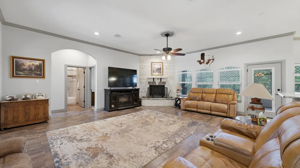 1522 County Road 2026 Glen Rose, TX 76043