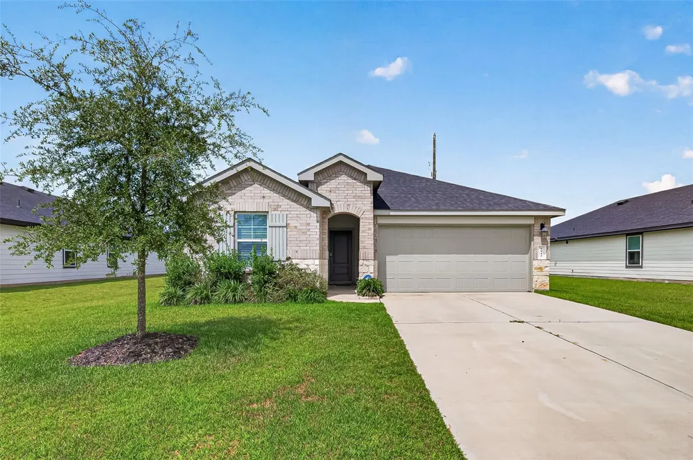 1143 Buffalograss Trail Sealy, TX 77474