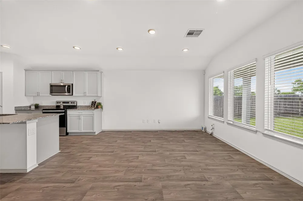 1143 Buffalograss Trail Sealy, TX 77474