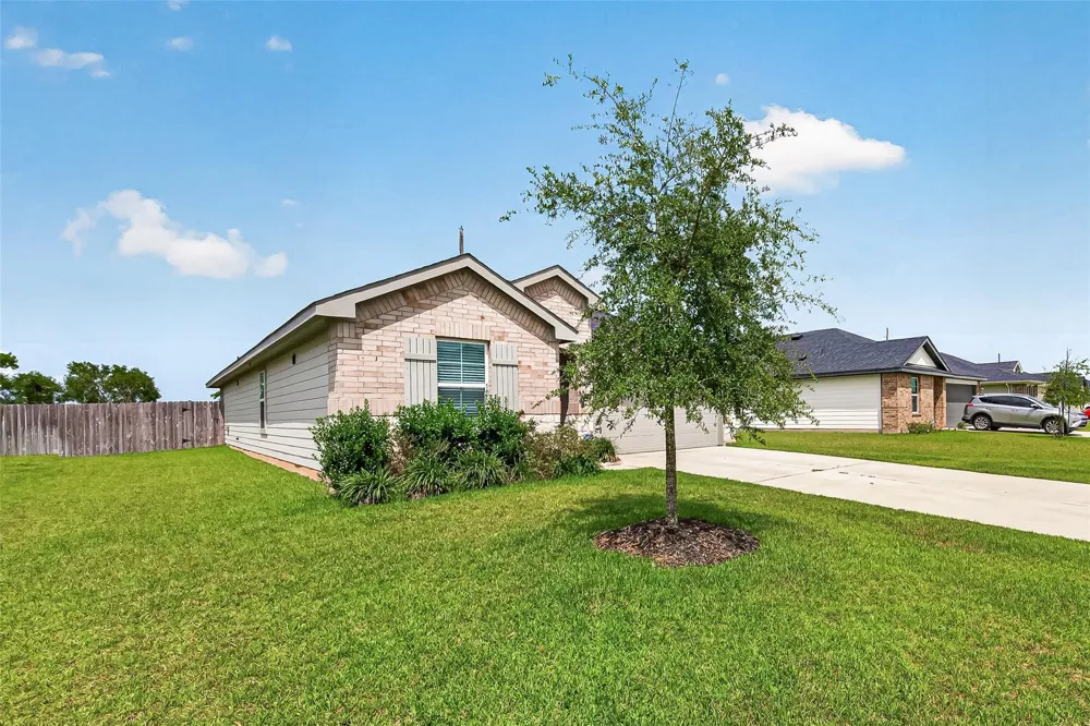 1143 Buffalograss Trail Sealy, TX 77474
