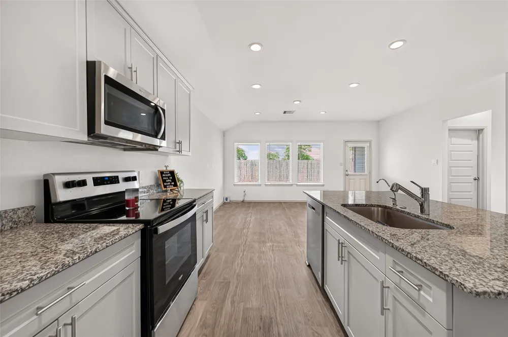 1143 Buffalograss Trail Sealy, TX 77474
