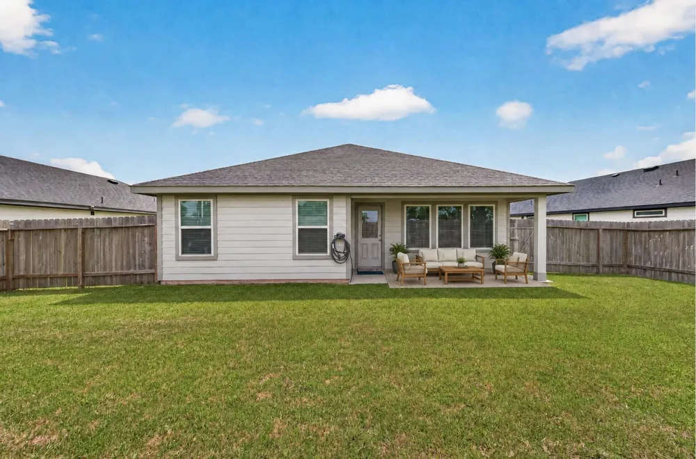 1143 Buffalograss Trail Sealy, TX 77474