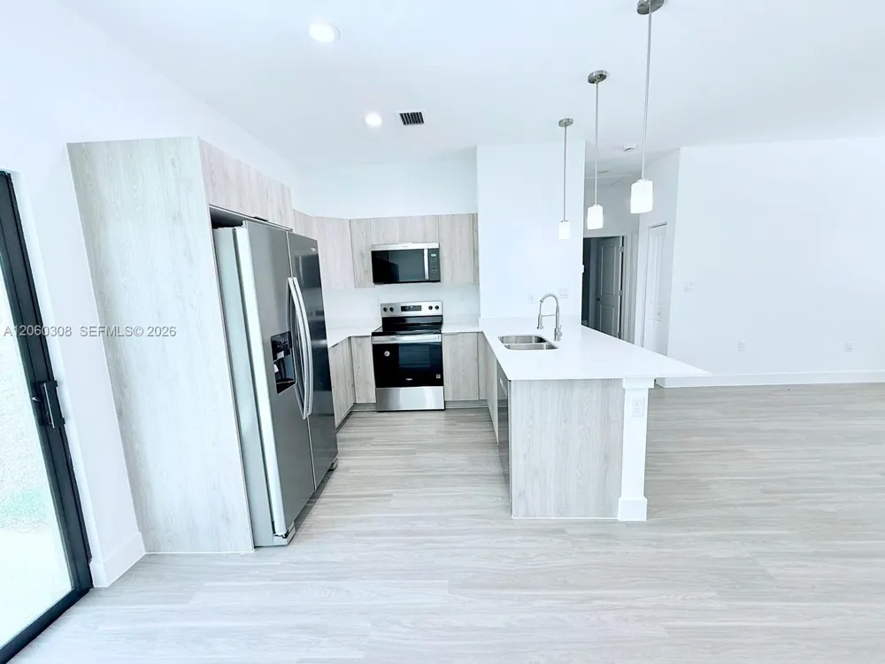 1048 Jay Ct La Belle, FL 33935