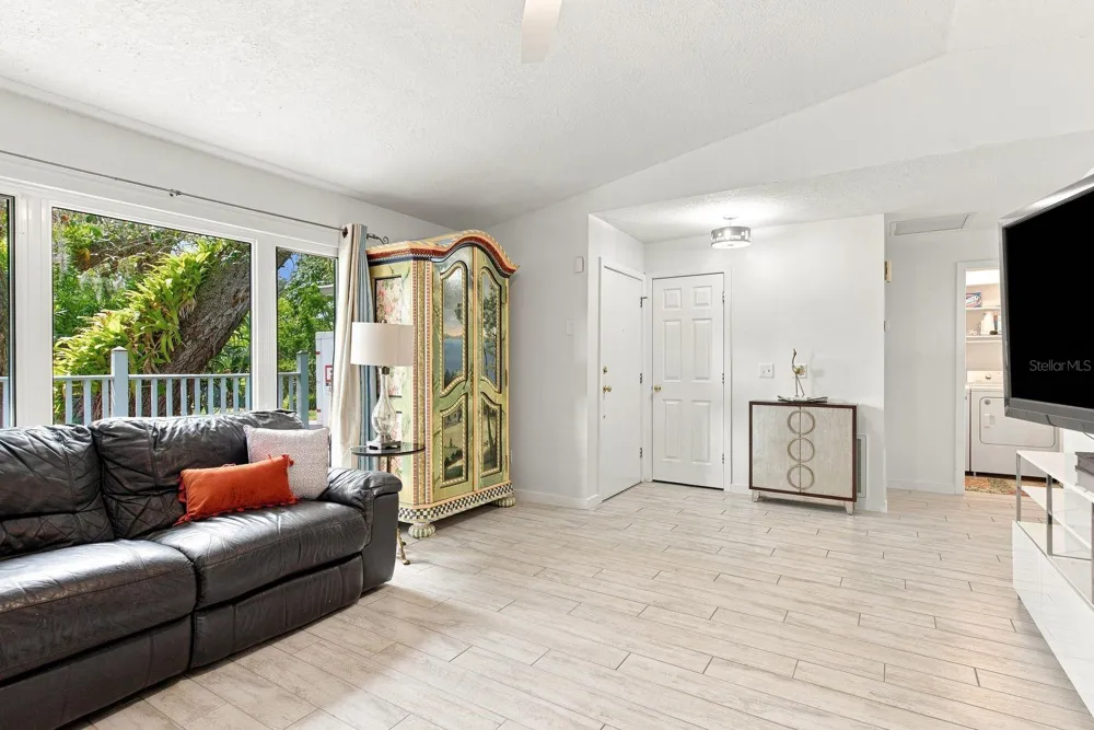 1111 CARLTON ROAD Tarpon Springs, FL 34689