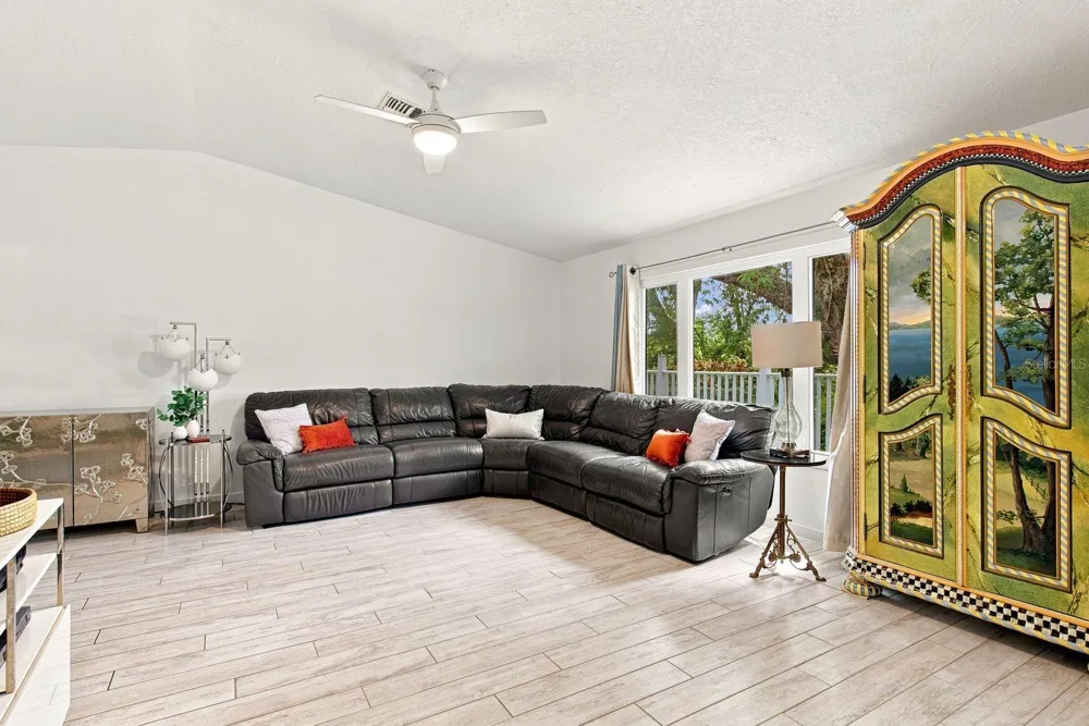 1111 CARLTON ROAD Tarpon Springs, FL 34689