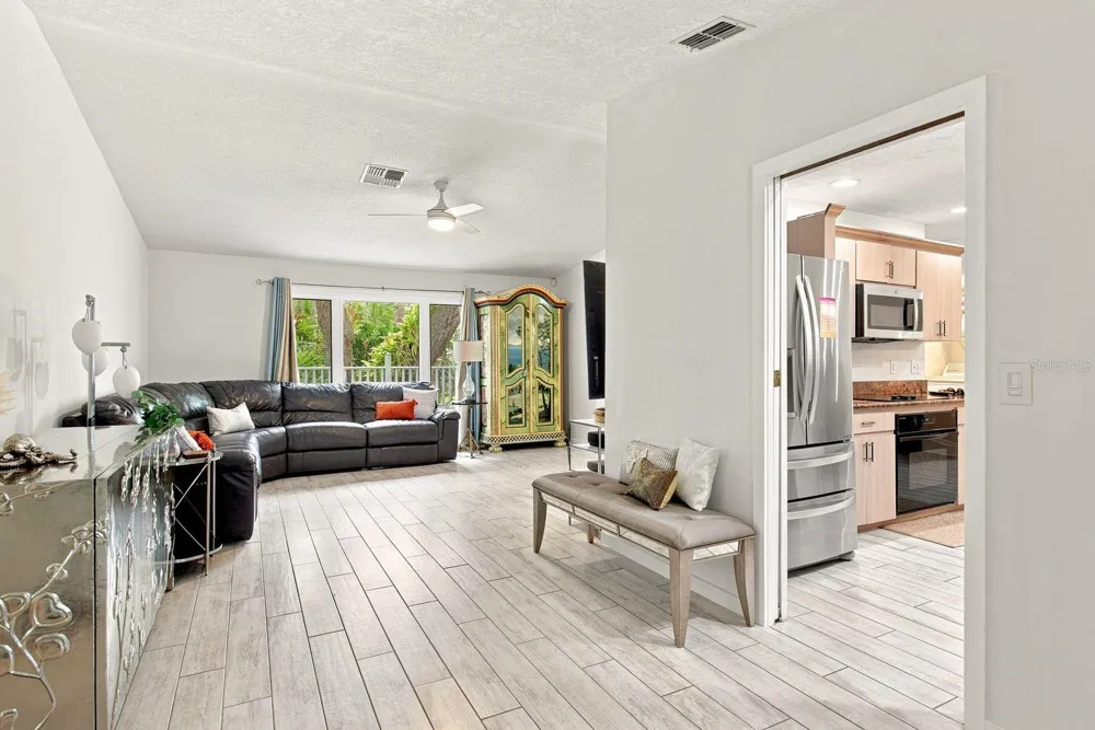 1111 CARLTON ROAD Tarpon Springs, FL 34689