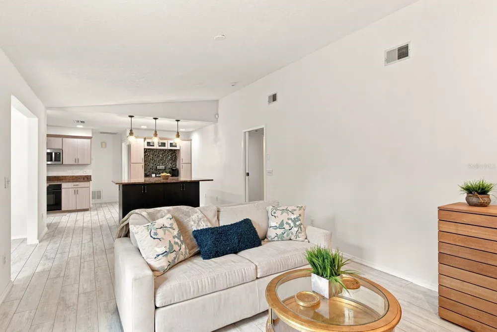 1111 CARLTON ROAD Tarpon Springs, FL 34689