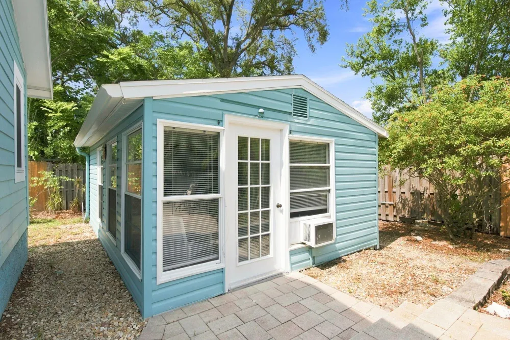 1111 CARLTON ROAD Tarpon Springs, FL 34689