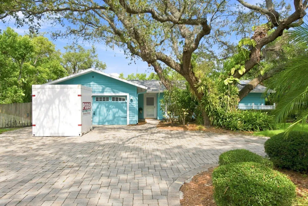 1111 CARLTON ROAD Tarpon Springs, FL 34689