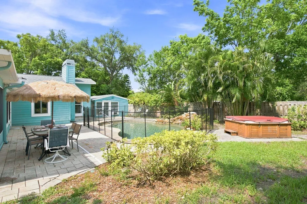 1111 CARLTON ROAD Tarpon Springs, FL 34689