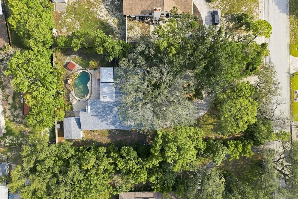 1111 CARLTON ROAD Tarpon Springs, FL 34689