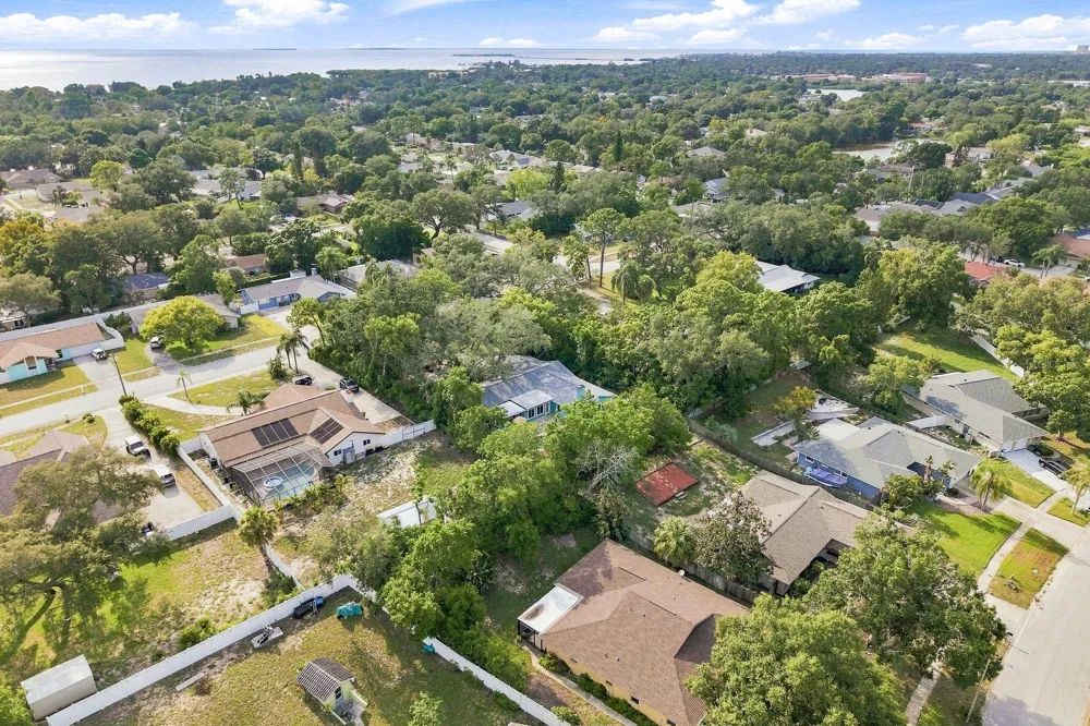 1111 CARLTON ROAD Tarpon Springs, FL 34689
