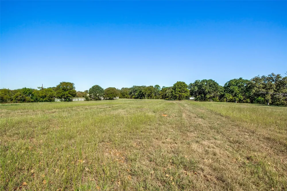 5 Elkhorn Drive Dalworthington Gardens, TX 76016