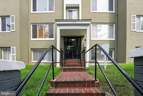 750 BARNABY STREET SE #T3