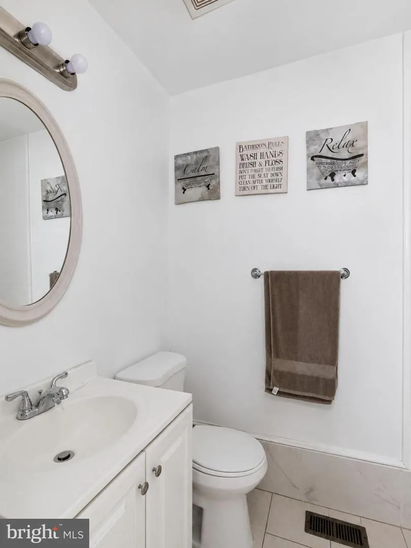 1915 VALLEY TERRACE SE Washington, DC 20032