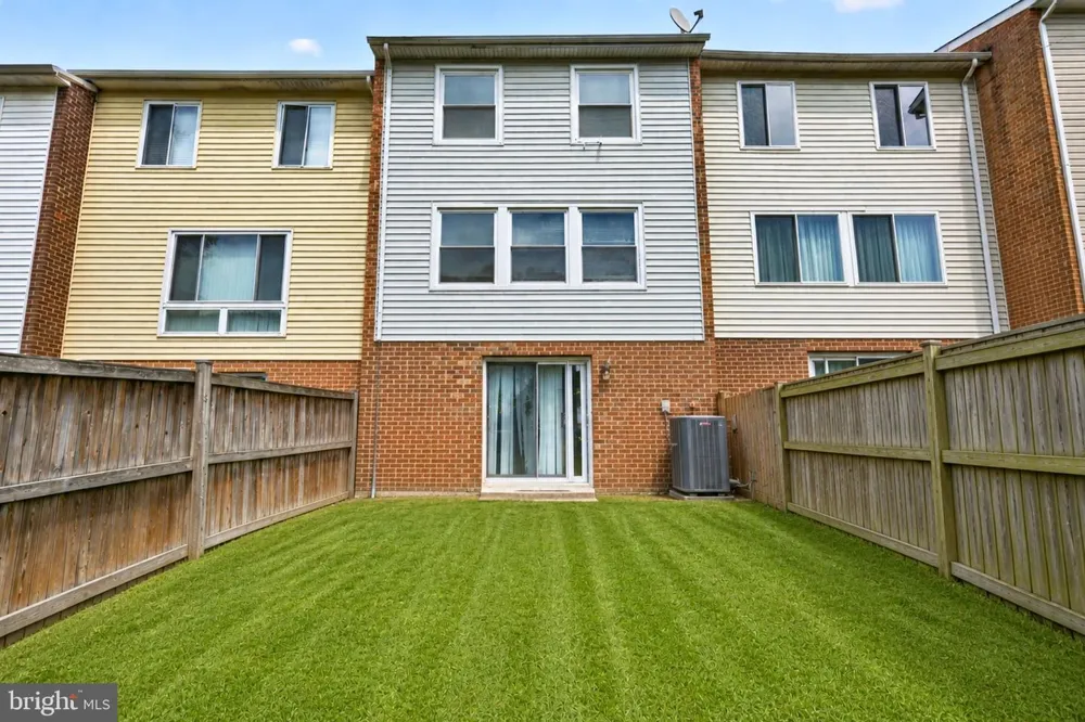 1915 VALLEY TERRACE SE Washington, DC 20032