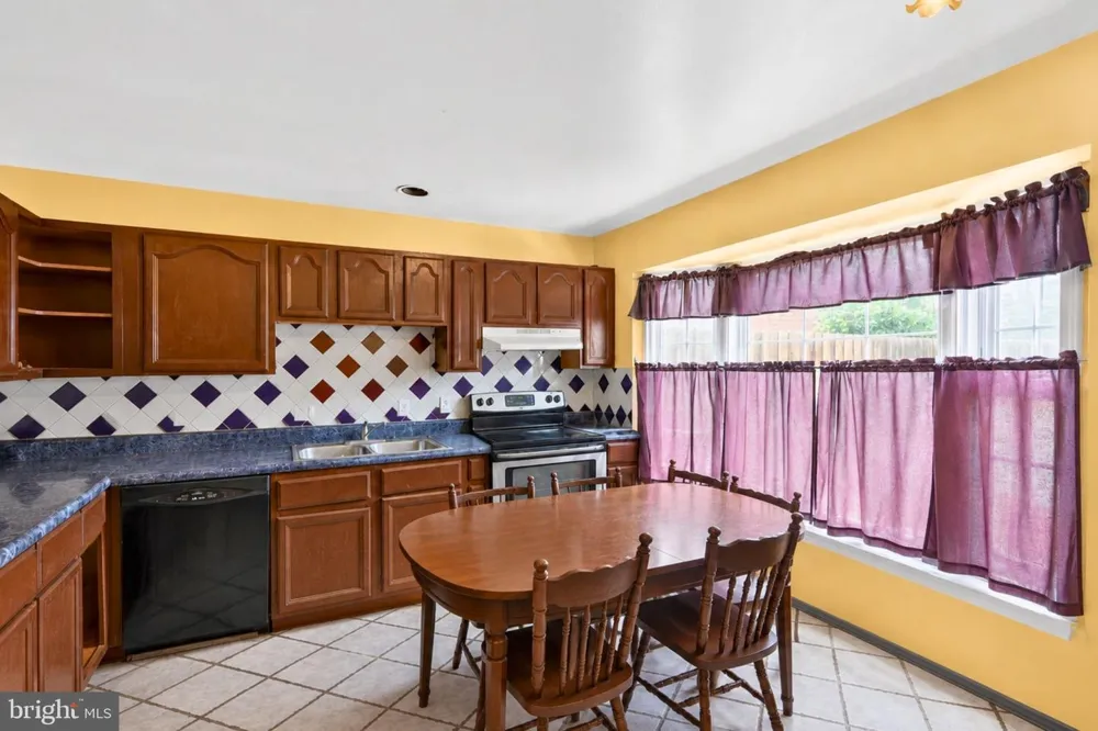 1915 VALLEY TERRACE SE Washington, DC 20032