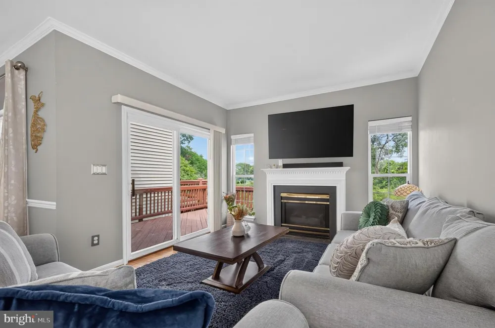 5201 BALLYCASTLE CIRCLE Alexandria, VA 22315