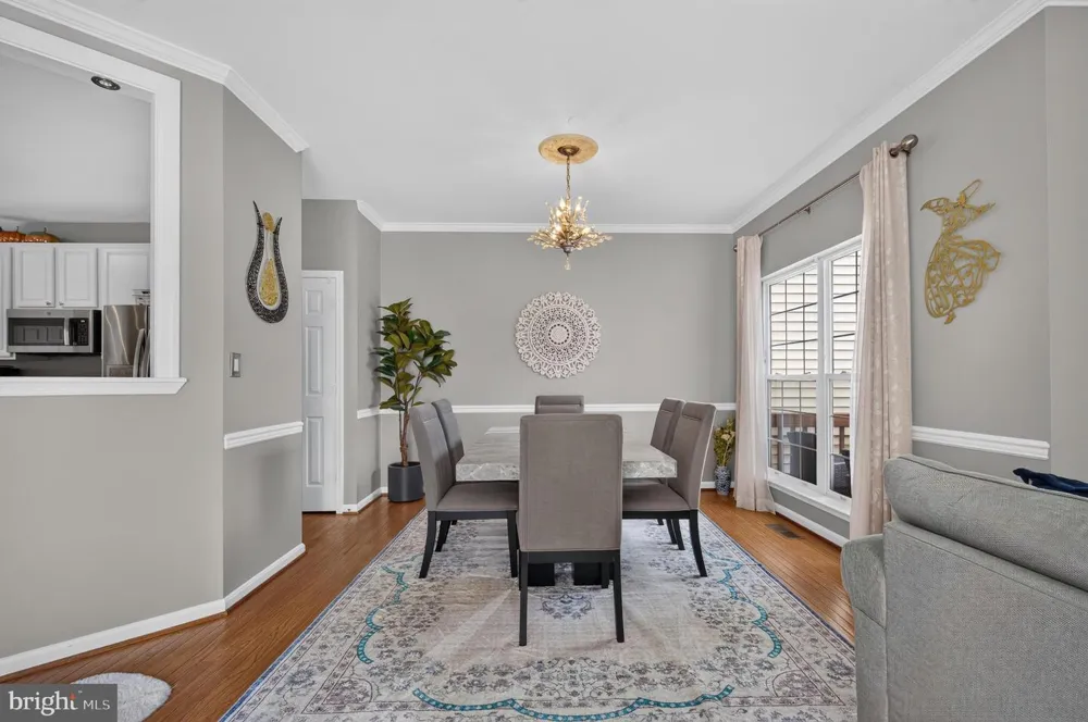 5201 BALLYCASTLE CIRCLE Alexandria, VA 22315