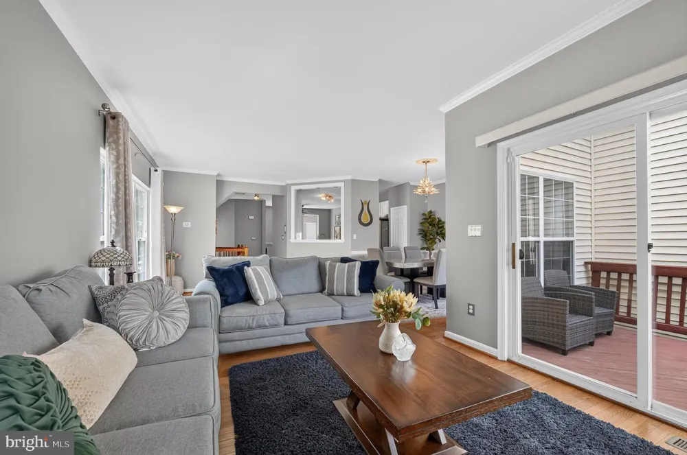 5201 BALLYCASTLE CIRCLE Alexandria, VA 22315