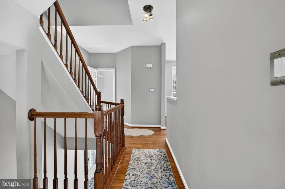 5201 BALLYCASTLE CIRCLE Alexandria, VA 22315