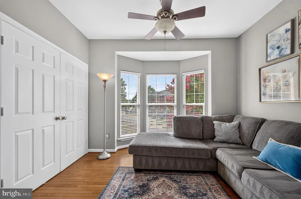 5201 BALLYCASTLE CIRCLE Alexandria, VA 22315
