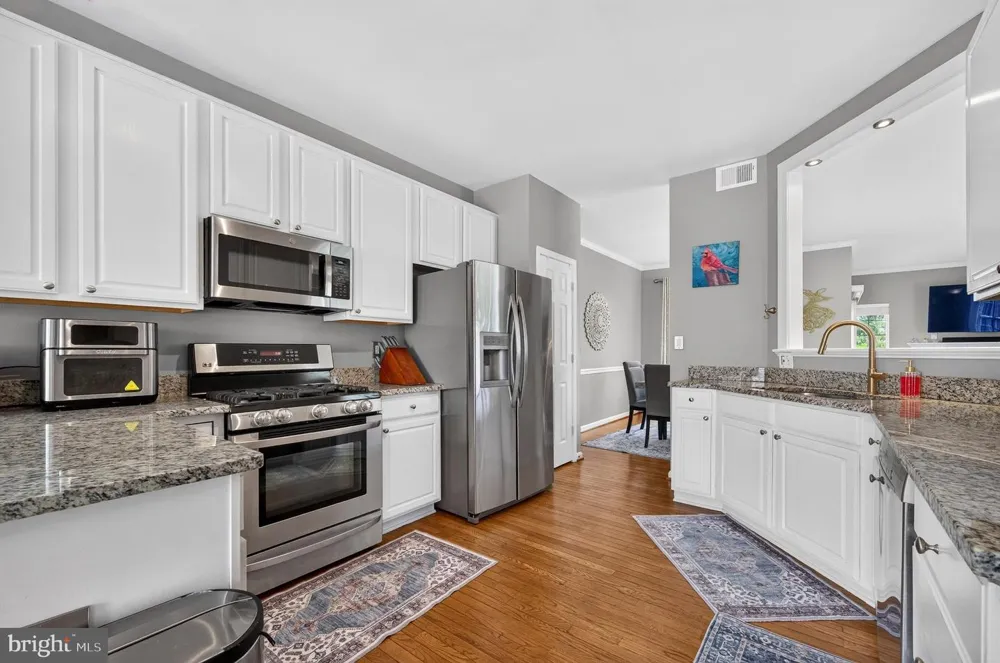 5201 BALLYCASTLE CIRCLE Alexandria, VA 22315