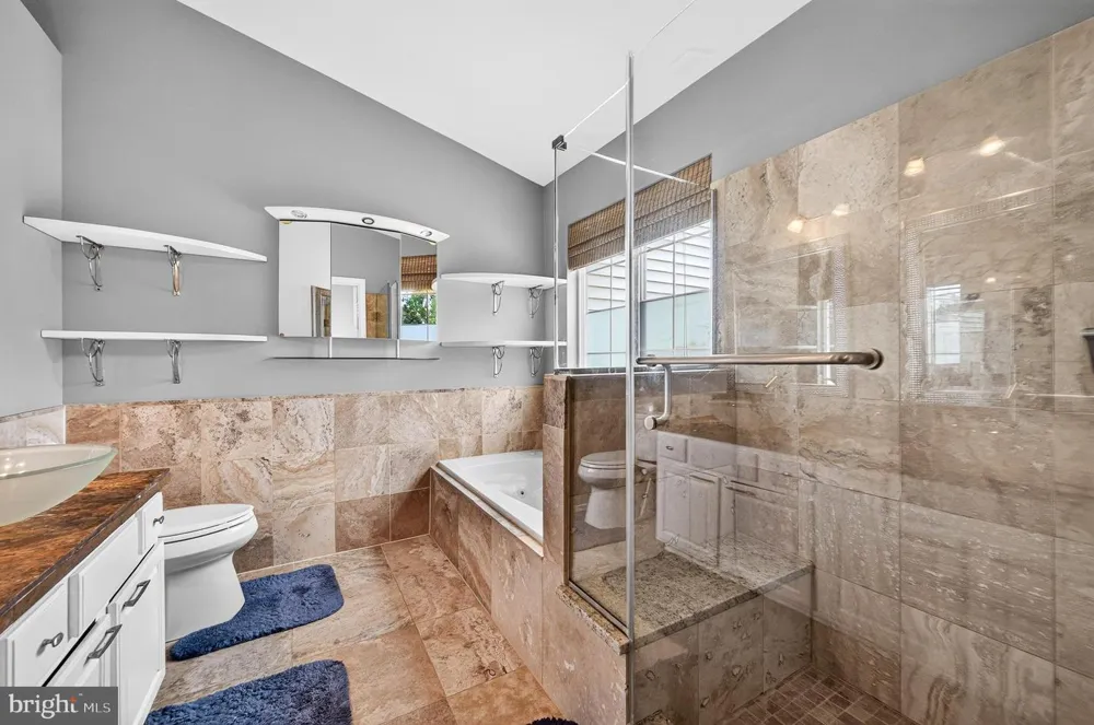 5201 BALLYCASTLE CIRCLE Alexandria, VA 22315