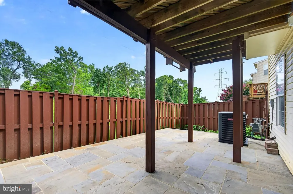 5201 BALLYCASTLE CIRCLE Alexandria, VA 22315