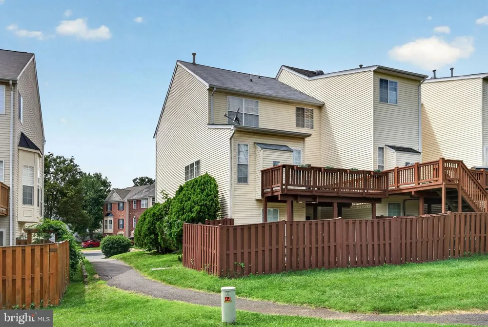 5201 BALLYCASTLE CIRCLE Alexandria, VA 22315