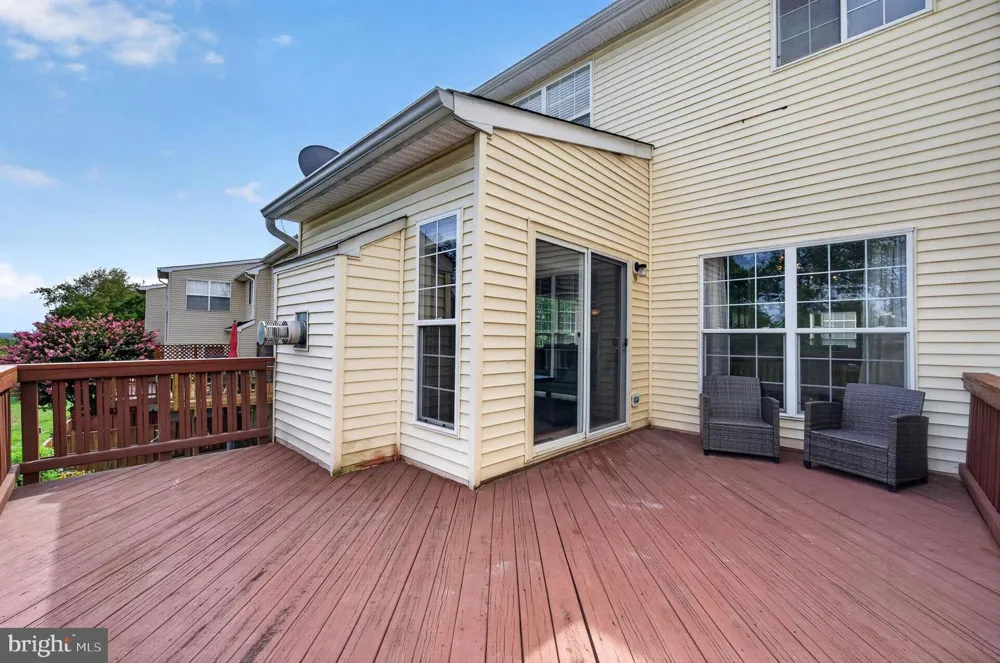 5201 BALLYCASTLE CIRCLE Alexandria, VA 22315
