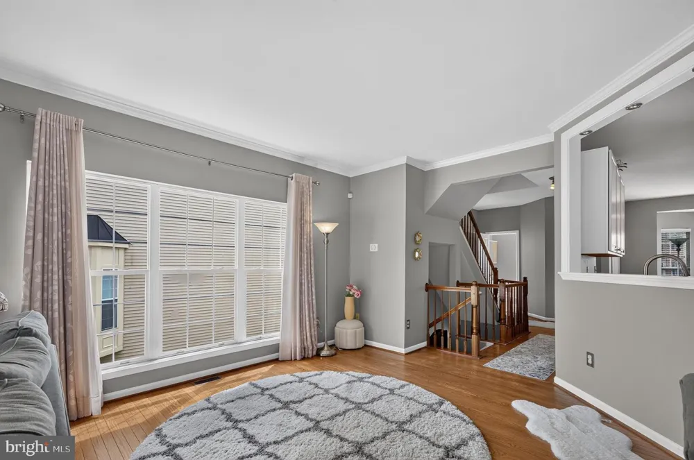 5201 BALLYCASTLE CIRCLE Alexandria, VA 22315