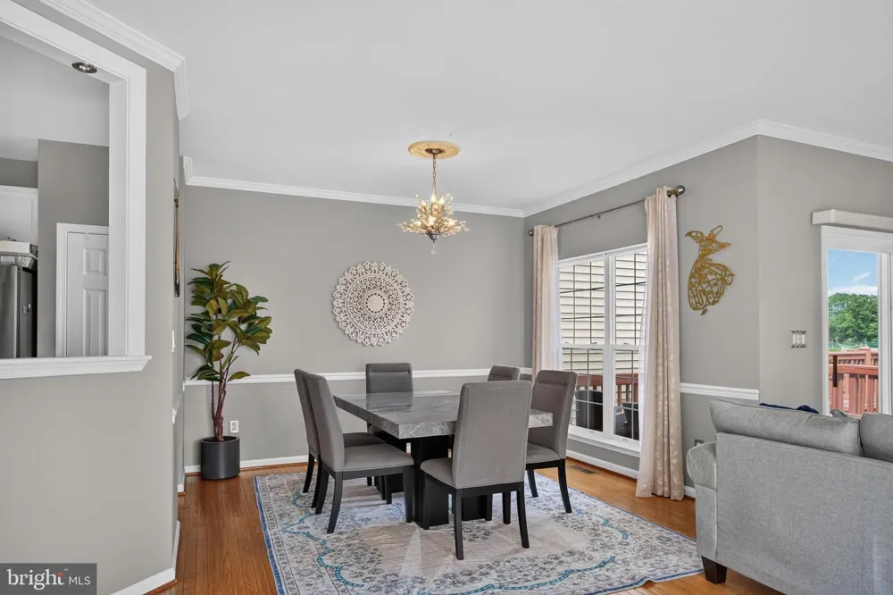 5201 BALLYCASTLE CIRCLE Alexandria, VA 22315