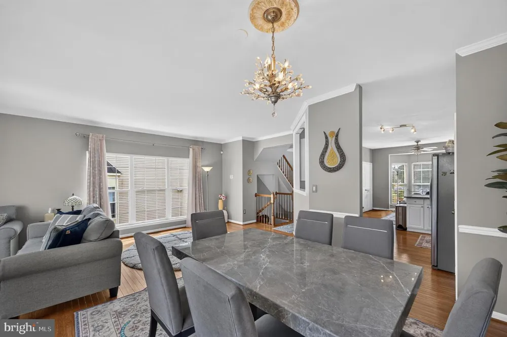 5201 BALLYCASTLE CIRCLE Alexandria, VA 22315