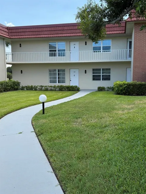 33 Pine Arbor Lane #102