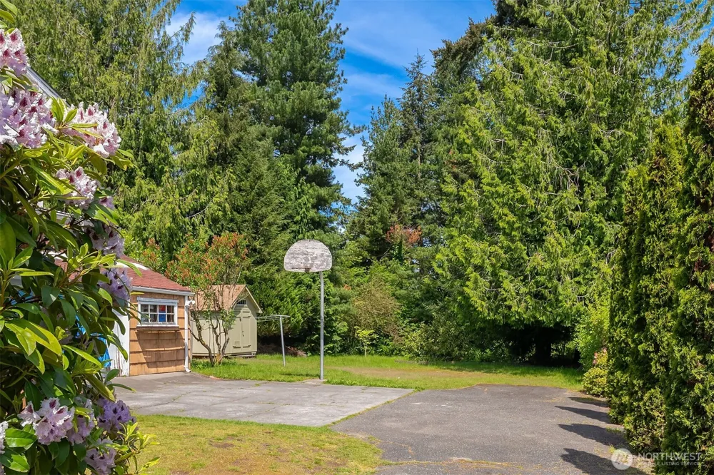 320 NE 185th Street Shoreline, WA 98155