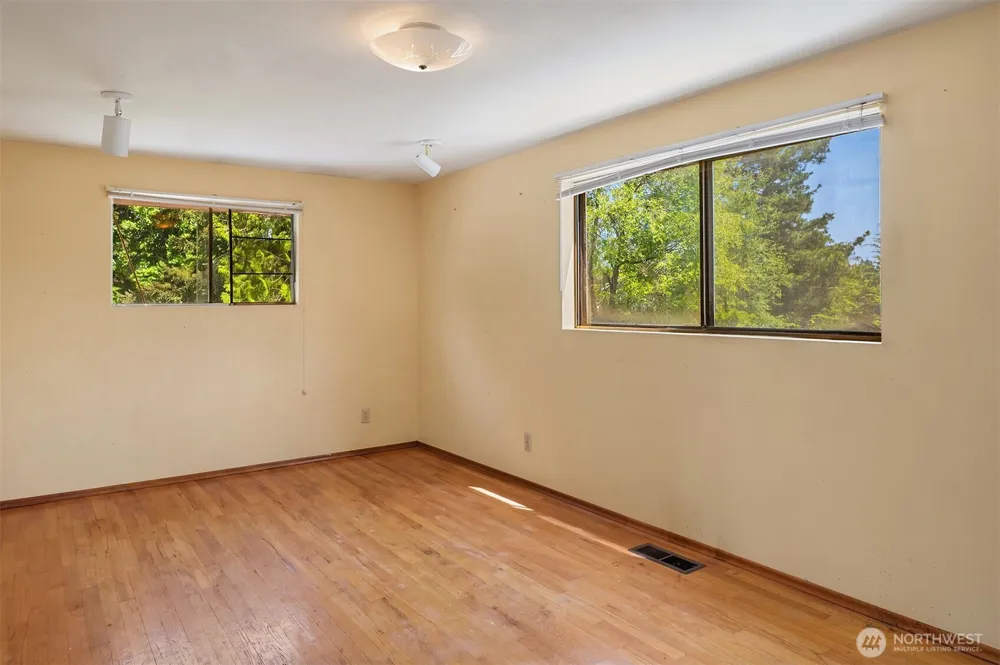320 NE 185th Street Shoreline, WA 98155