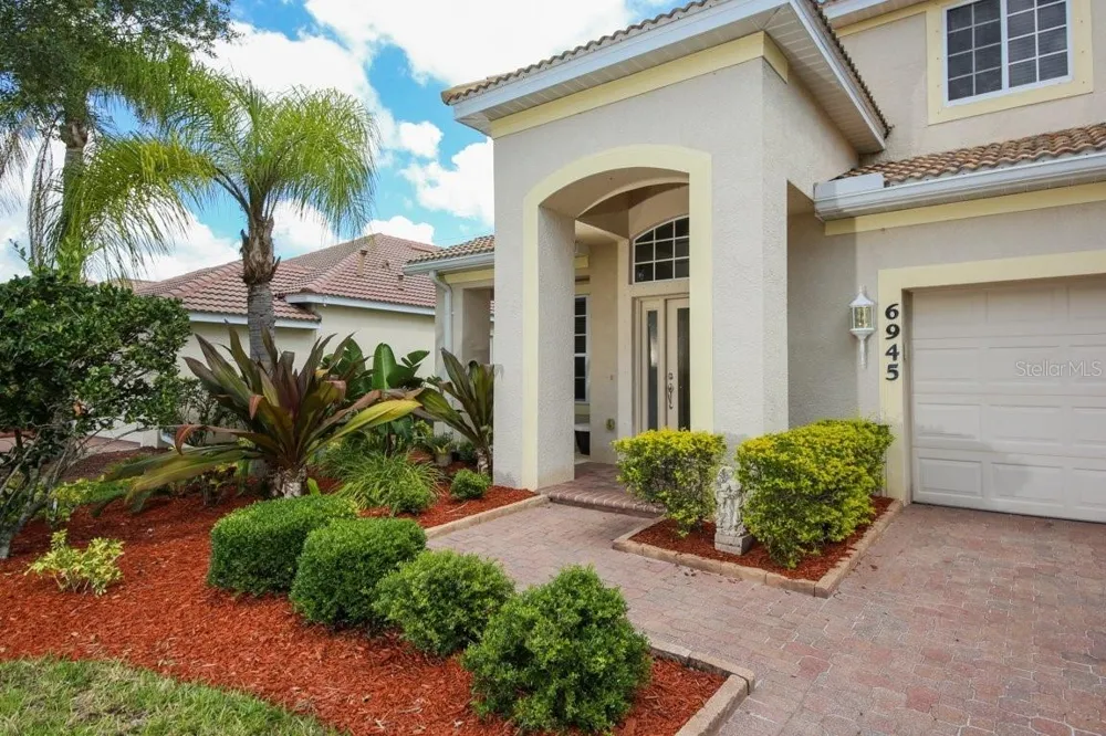 6945 74TH STREET CIRCLE E Bradenton, FL 34203