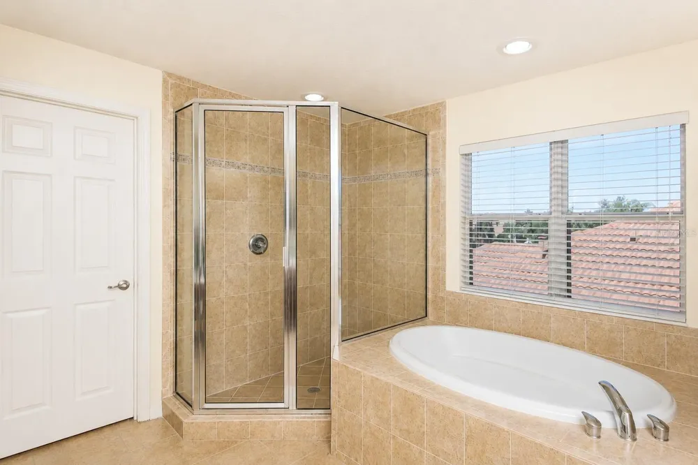 6945 74TH STREET CIRCLE E Bradenton, FL 34203