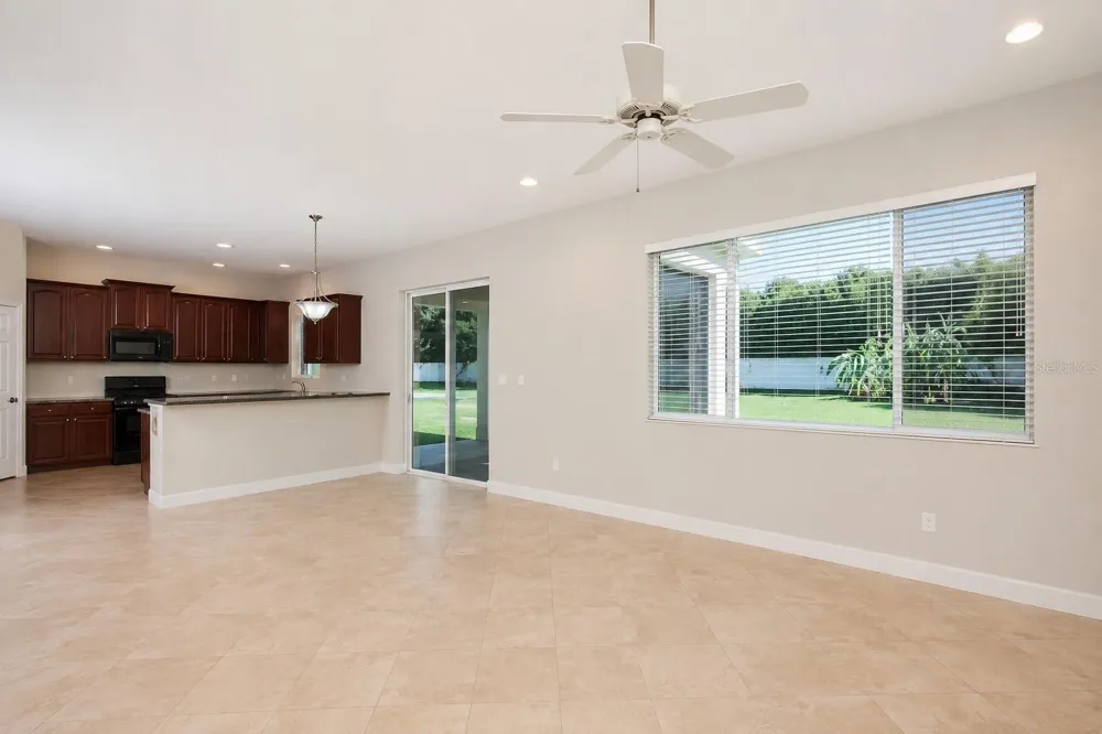 6945 74TH STREET CIRCLE E Bradenton, FL 34203