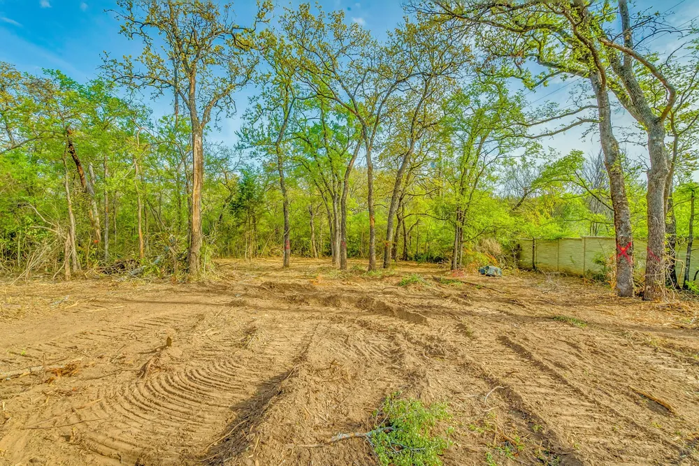 1 Elkhorn Drive Dalworthington Gardens, TX 76016