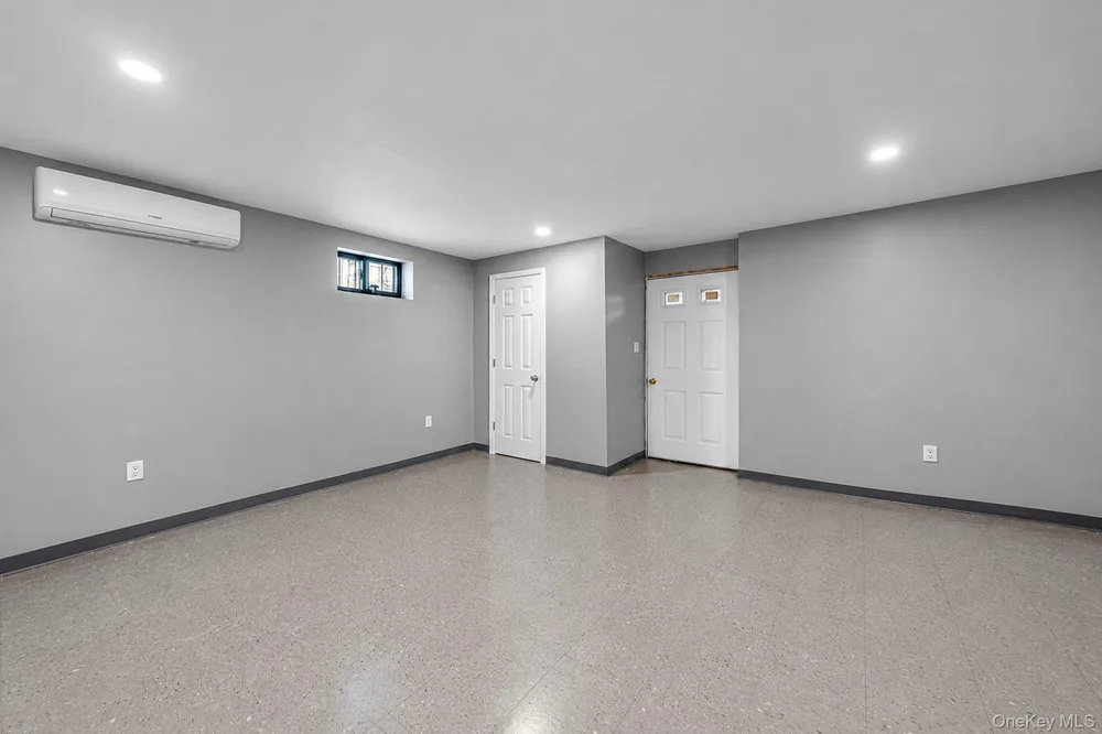 13331 127th Street South Ozone Park, NY 11420