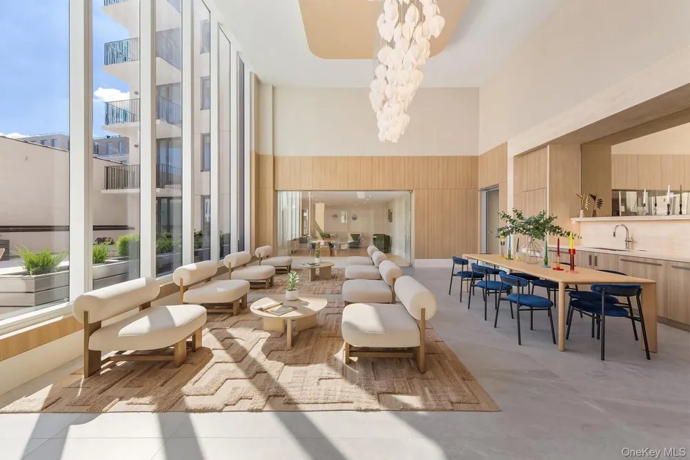 30-55 Vernon Boulevard #9I Astoria, NY 11102