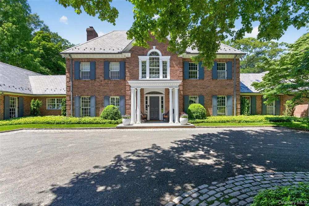 2 Lands End Road Locust Valley, NY 11560