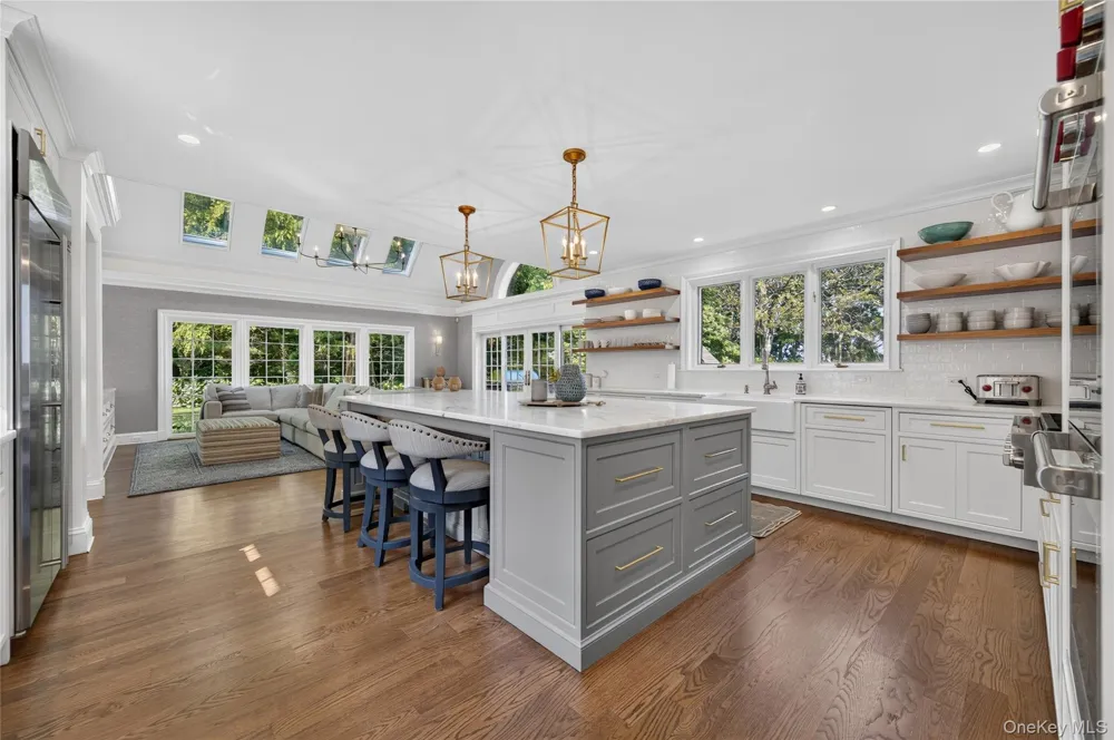 2 Lands End Road Locust Valley, NY 11560